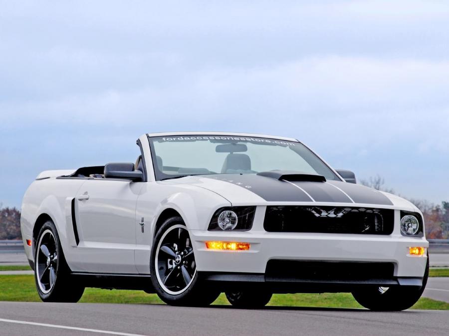  Ford Mustang GT Convertible 2006 года  (фото 18 из 27)